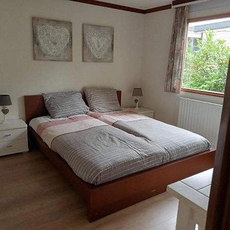 Roodborstje 4 Persoonschalet Putten Bagian luar foto